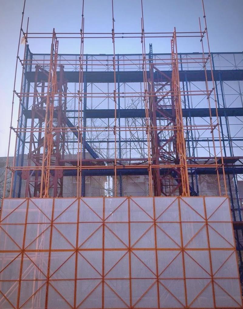晉塔附著式升降腳手架 技術(shù)革新與市場拓展之路